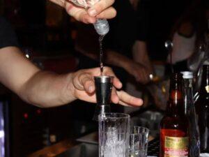 Πάτρα: Ποτά "μπόμπες" σε ανήλικους - Παρέμβαση Εισαγγελέα