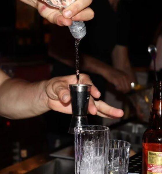 Πάτρα: Ποτά "μπόμπες" σε ανήλικους - Παρέμβαση Εισαγγελέα