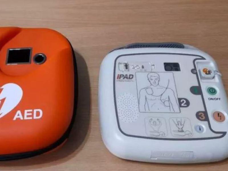 Δωρεά απινιδωτή στο Αστυνομικό Τμήμα Αιγιαλείας