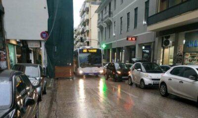 ΠΑΤΡΑ: Στενεύει επικίνδυνα η οδός Κορίνθου – ΦΩΤΟ