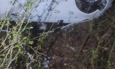 ΑΧΑΪΑ: Αυτοκίνητο έφυγε από το δρόμο και έπεσε σε χαράδρα - ΦΩΤΟ