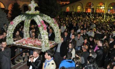 Πένθος και κατάνυξη στην Πάτρα-Στους Ιερούς Ναούς οι Πατρινοί-Οι περιφορές των Επιταφίων