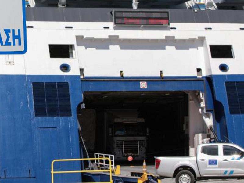 Ηλικιωμένος αλλοδαπός επιβάτης τραυματίστηκε κατά τη μετάβαση πλοίου στο λιμάνι της Πάτρας