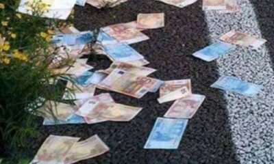 Οδηγός σκορπάει χιλιάδες ευρώ στο δρόμο - Τα μάζευαν οι περαστικοί!