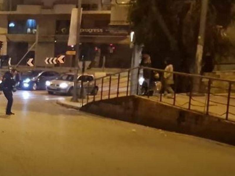 ΠΑΤΡΑ: Αυξανόμενες επιθέσεις ανήλικων Ρομά σε οδηγούς αυτοκινήτων - Ανησυχία και έλλειψη λύσεων στον κόμβο Κουρτέση