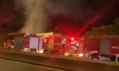 ΠΑΤΡΑ: Πανικός στην περιμετρική λόγω πυρκαγιάς σε νταλίκα! - Έχει κλείσει η περιμετρική