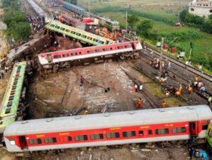 Τραγική σύγκρουση τρένων στην ανατολική Ινδία: 288 νεκροί και 850 τραυματίες