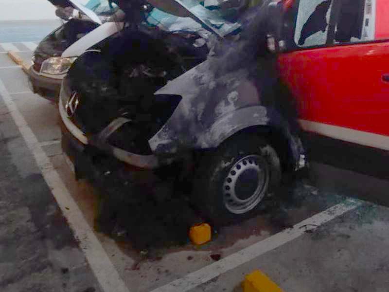 ΠΑΤΡΑ: Αναρχική επίθεση σε super market και open mall - Ζημιές και πυρκαγιές από κουκουλοφόρους