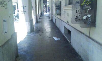 ΠΑΤΡΑ: Η ανησυχητική κατάσταση της στοάς της Κανακάρη στο ιστορικό κέντρο της - Ένα περιβάλλον εκτός ελέγχου