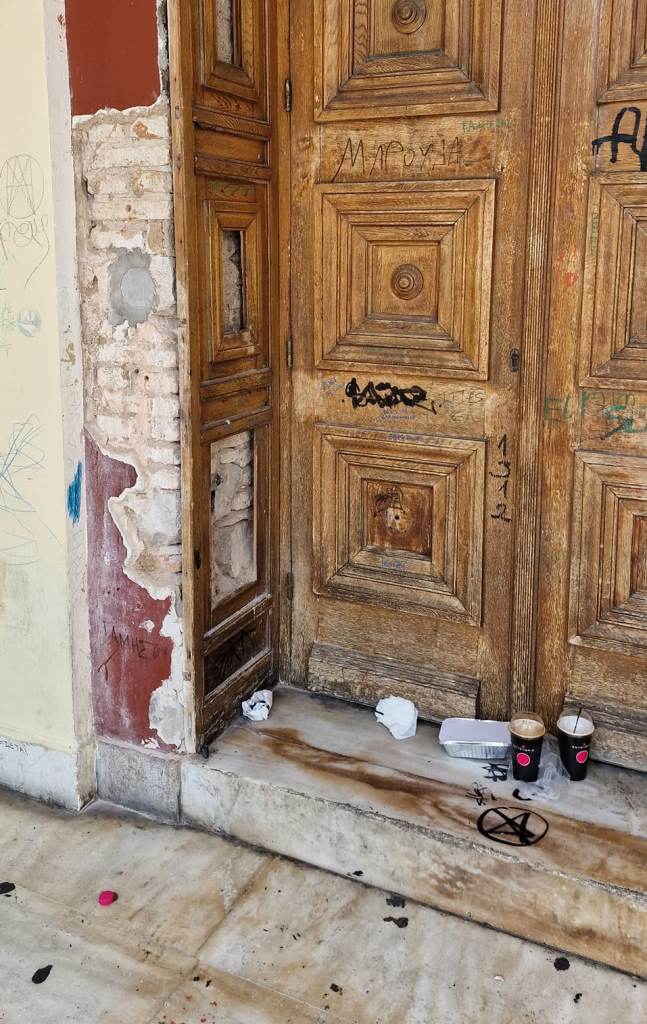 ΠΑΤΡΑ: Προστασία και διατήρηση του Δημοτικού Θεάτρου Απόλλων από τους βανδαλισμούς - Προκλήσεις και λύσεις - ΦΩΤΟ