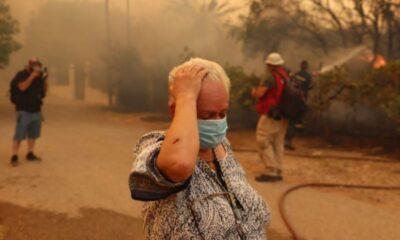 Φωτιά εκτός ελέγχου - Εκκένωση κατοικιών στη Νέα Ζωή Μάνδρας λόγω καταστροφικής πυρκαγιάς