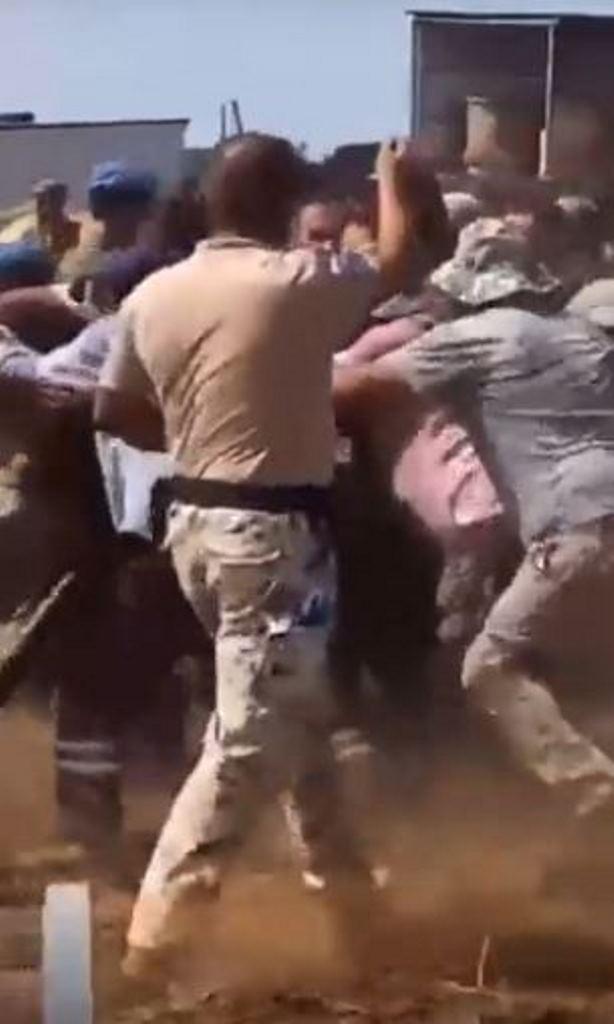 Επεισόδια στην Κύπρο: Τουρκοκύπριοι Επιτίθενται στις Δυνάμεις του ΟΗΕ στην Πράσινη Γραμμή