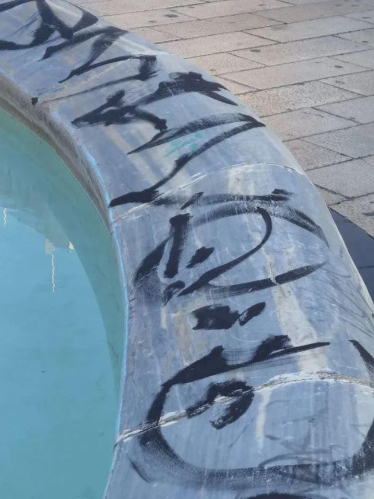 ΠΑΤΡΑ: Νέοι Βανδαλισμοί στην Πλατεία Γεωργίου - Ζημιές σε Συντριβάνια και Πολιτιστική Κληρονομιά - ΦΩΤΟ