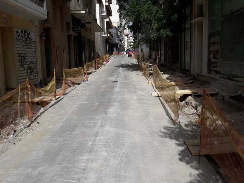 ΠΑΤΡΑ: Αναπάντητες Εργασίες Ανάπλασης Πεζοδρομίων στην Οδό Αλεξάνδρου Υψηλάντου - Ανάγκη για Προηγούμενη Ενημέρωση των Κατοίκων