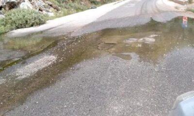 ΠΑΤΡΑ: Σοβαρό πρόβλημα διαρροής νερού στην οδό Παπαδιαμαντοπούλου - Κάτοικοι ανησυχούν για έλλειψη δράσης από τη ΔΕΥΑΠ