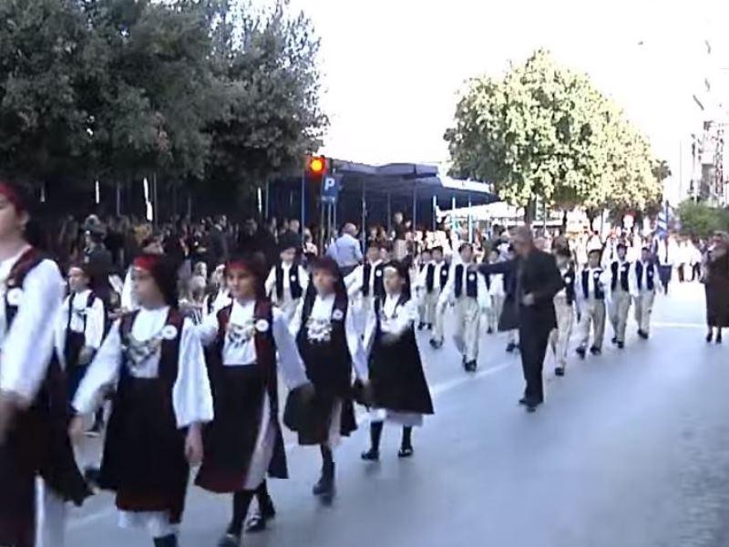 ΠΑΤΡΑ: Έναρξη Παρέλασης ΔΕΙΤΕ LINE