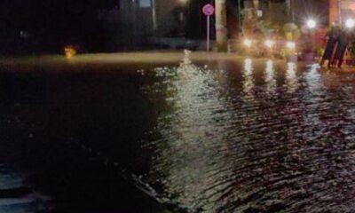 ΠΑΤΡΑ: Πλημμύρα στην παραλιακή του Ρίου - Εγκλωβίστηκαν πελάτες καταστημάτων