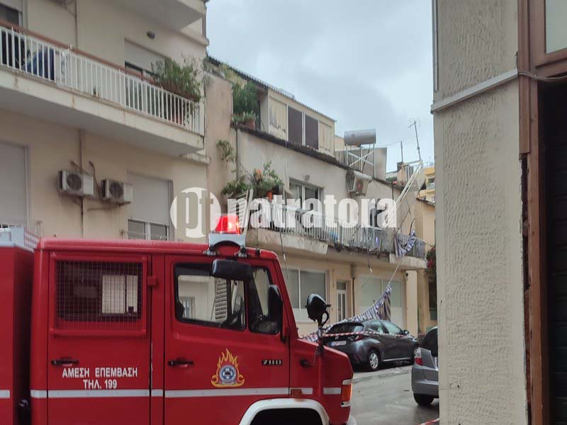 ΠΑΤΡΑ: Μπαλκόνι έπεσε από σπίτι - ΦΩΤΟ