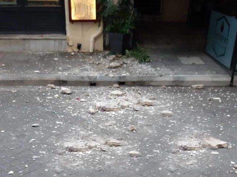 ΠΑΤΡΑ: Κίνδυνος για τους περαστικούς στη Ρήγα Φεραίου