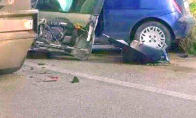 ΠΑΤΡΑ-Σοβαρό τροχαίο στην Πατρών-Πύργου: Φορτηγό "ξεκόλλησε" την πόρτα ΙΧ