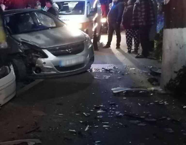 ΠΑΤΡΑ-Σοκαριστικό τροχαίο στα καμίνια: Αναποδογυρισμένο οχηματαρία και απεγκλωβισμός οδηγού μετά από σύγκρουση ΙΧ