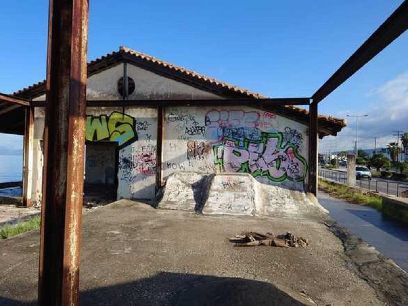 ΠΑΤΡΑ-Πάρκο Κόκκινου Μύλου: Αισθητική Πρόκληση και Προβλήματα Εγκατάλειψης στην Παραλιακή Ζώνη - ΦΩΤΟ