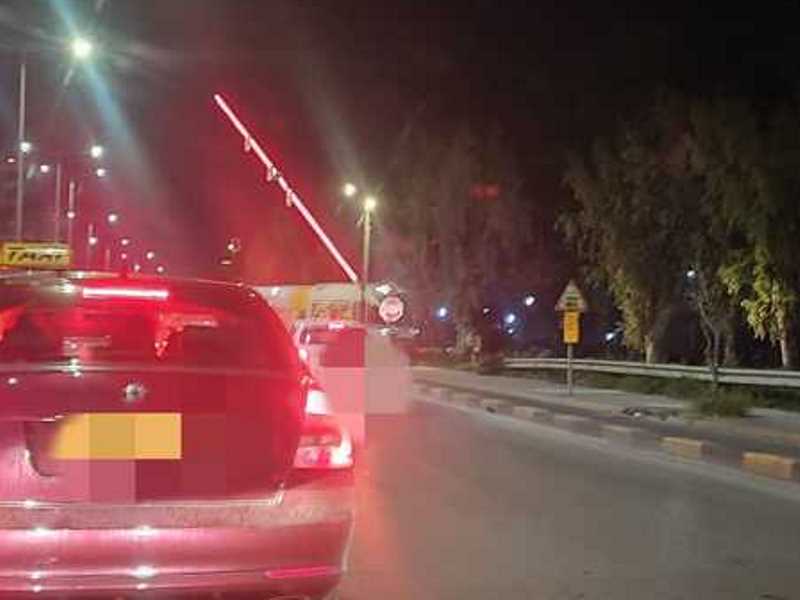 Επικίνδυνη διάβαση στην Πάτρα: Τρένο πέρασε χωρίς να πέσουν οι μπάρες - ΦΩΤΟ