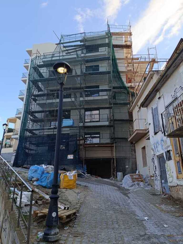 ΠΑΤΡΑ-Προκλήσεις στη Διαχείριση Δημοτικού Φωτισμού: Αναμμένα Φώτα Κατά τη Διάρκεια της Ημέρας