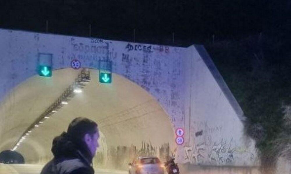 Σοκαριστικό Τροχαίο στην Πάτρα: Μοτοσικλετιστής Σοβαρά Τραυματίζεται Λόγω Αδέσποτου Σκύλου