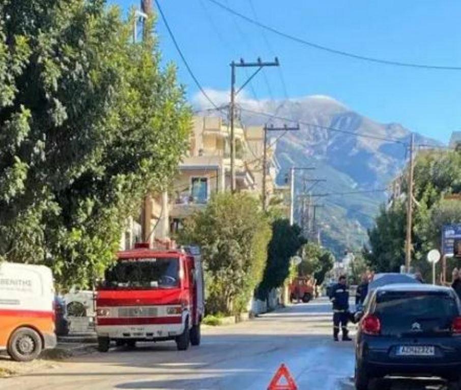 ΠΑΤΡΑ-Άμεση Επέμβαση της Πυροσβεστικής στην Αρέθα: Καθαρισμός Δρόμου λόγω Κινδύνου από Βενζίνη