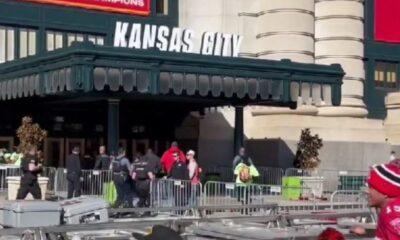 Συμπλοκή με πυροβολισμούς ξέσπασε στο Κάνσας Σίτι κατά τη διάρκεια της παρέλασης για την νίκη των Kansas City Chiefs στο Super Bowl - ΒΙΝΤΕΟ