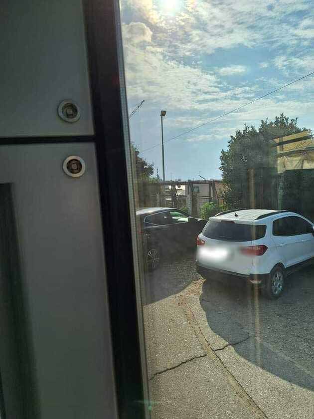 Η φωτογραφία είναι από τη σελίδα στο facebook “Φίλοι Προαστιακού Σιδηροδρόμου Πάτρας”.