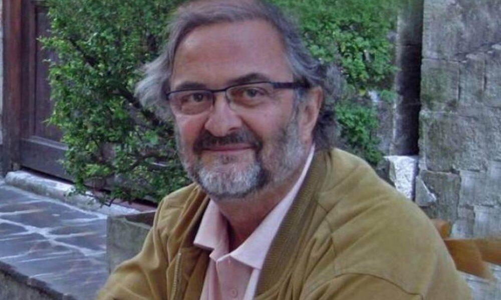 Κώστας Θεοχάρης