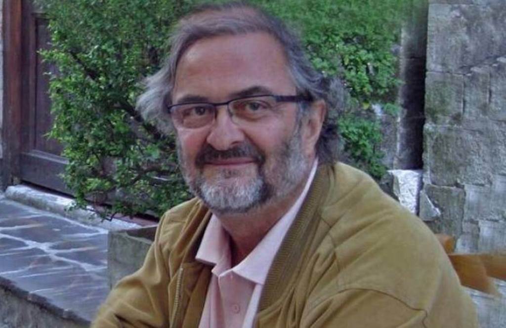 Κώστας Θεοχάρης