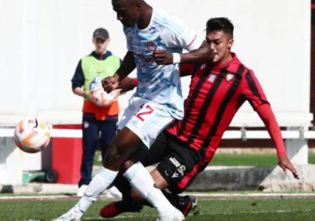 Πολύτιμος βαθμός για την Παναχαϊκή κόντρα στον Ολυμπιακό Β στη Super League 2: Ισοπαλία 2-2 σε αγώνα ανατροπής