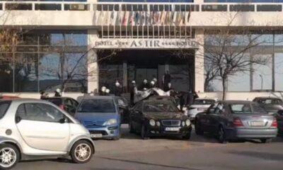Αντιεξουσιαστές στην Πάτρα: Παρέμβαση υπέρ Παλαιστινίων με πανό κατά Δένδια - ΦΩΤΟ