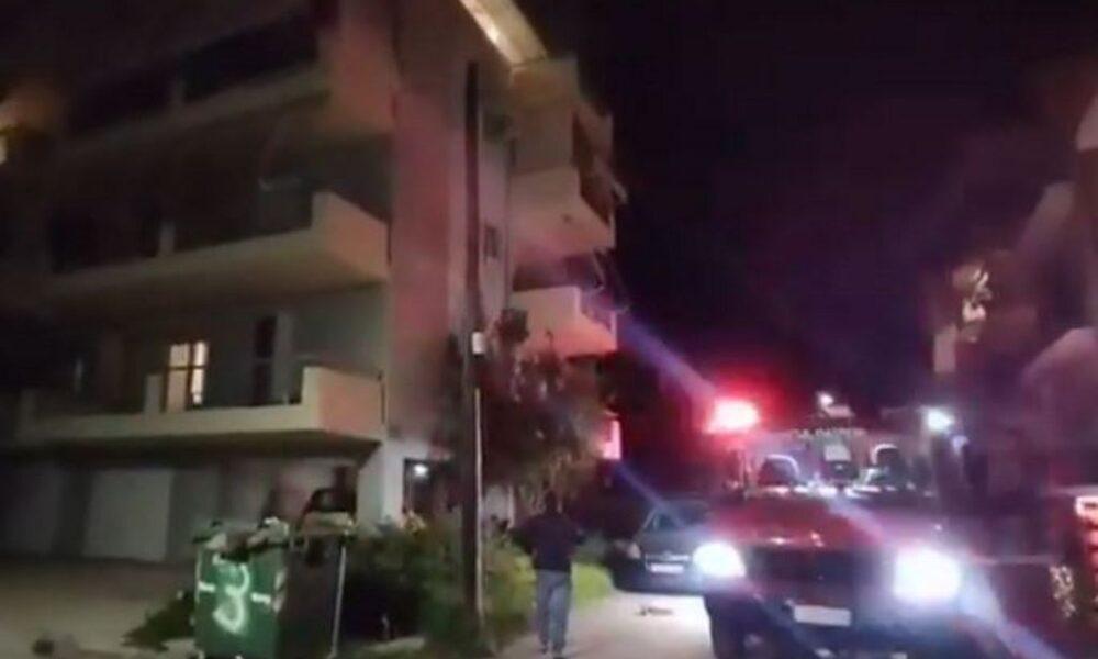 ΠΑΤΡΑ: Πυροσβέστες διασώζουν άνδρα από πυρκαγιά σε διαμέρισμα στην οδό Οδυσσέα Ελύτη - ΦΩΤΟ