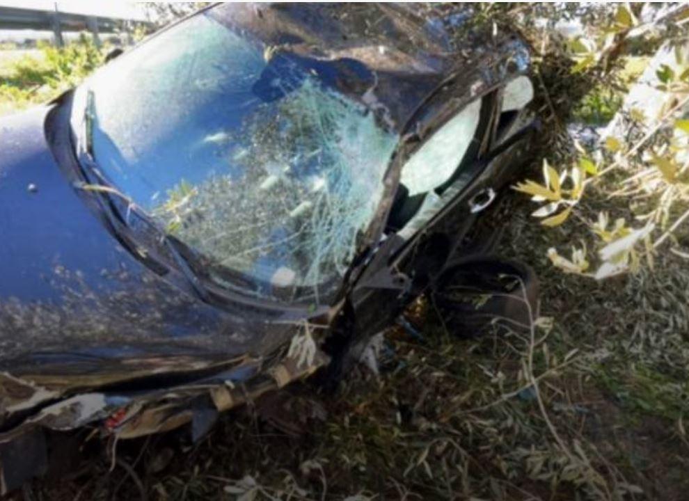 Σύγκρουση: Νεαρός Σοβαρά Τραυματίζεται σε Ατύχημα Κοντά στη Διασταύρωση Μπούκας - ΒΙΝΤΕΟ