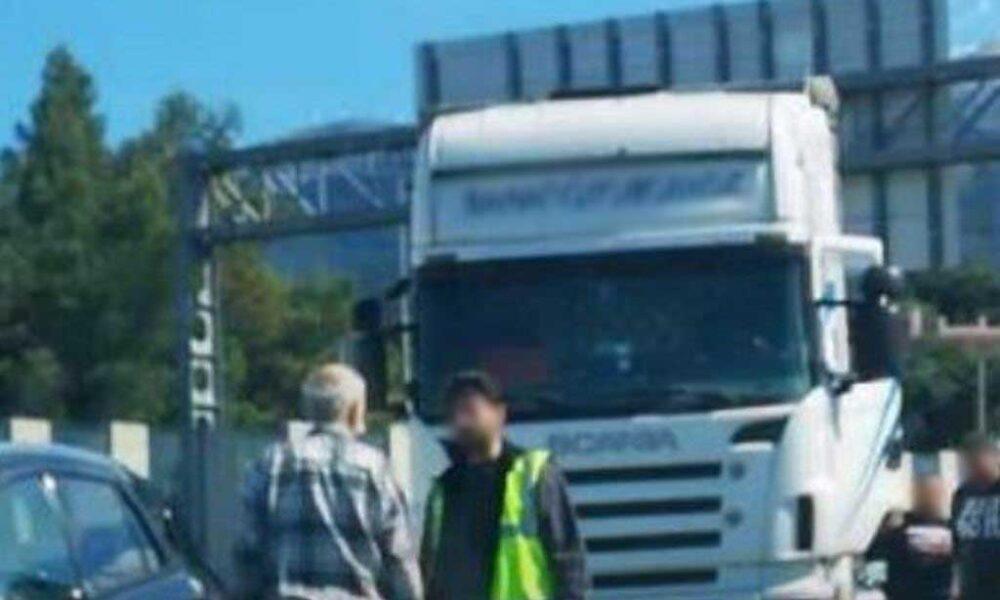 Σοβαρό τροχαίο στην Περιμετρική Οδό της Πάτρας: Συγκρούστηκε αυτοκίνητο με φορτηγό