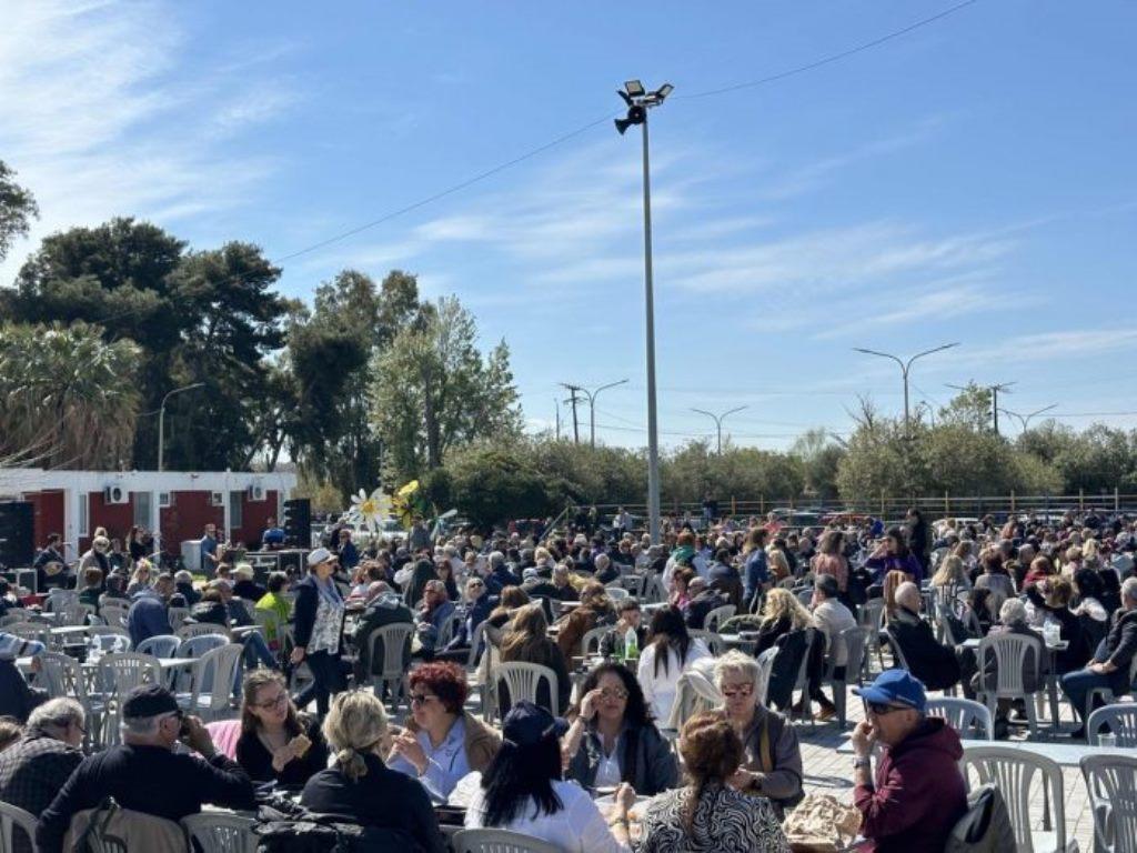 Χιλιάδες πολίτες γιόρτασαν τα Κούλουμα στην Πάτρα με μουσική, χορό και χαρταετούς! - ΦΩΤΟ