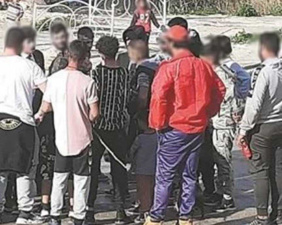 Δικηγόροι Διαμαρτύρονται για Τεταμένη Κατάσταση στον Αγ. Βασίλειο Πατρών Λόγω Συνύπαρξης με Οικογένειες Ρομά