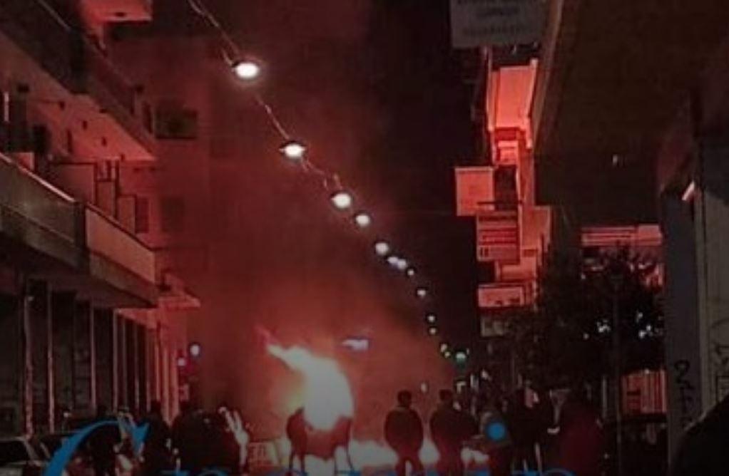 Επεισόδιο με Αντιεξουσιαστές στο Παράρτημα: Φωτιά σε Κάδους και Οδόφραγμα