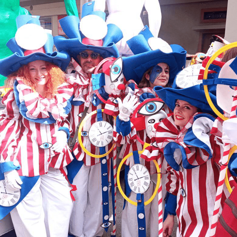 60.000+ Καρναβαλιστές Ξεχύνονται στην Πάτρα: Ένα Ονειρικό Καρναβαλικό Πάρτι! - ΦΩΤΟ