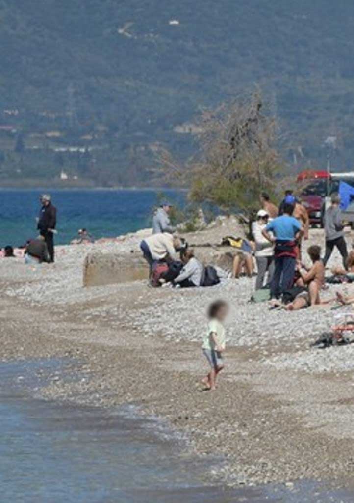 Καλοκαιρινό Σαββατοκύριακο στην Πάτρα έφερε τους πολίτες στις παραλίες