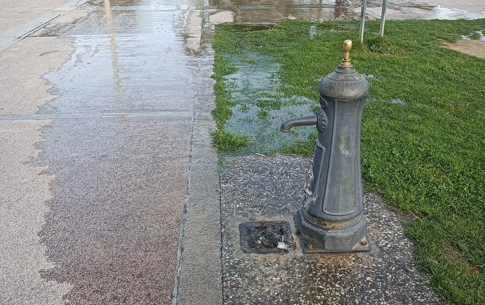 Ξεχασμένες βρύσες της Πάτρας: Αχρησιμοποίητες και ρημαγμένες 5 χρόνια μετά την τοποθέτησή τους