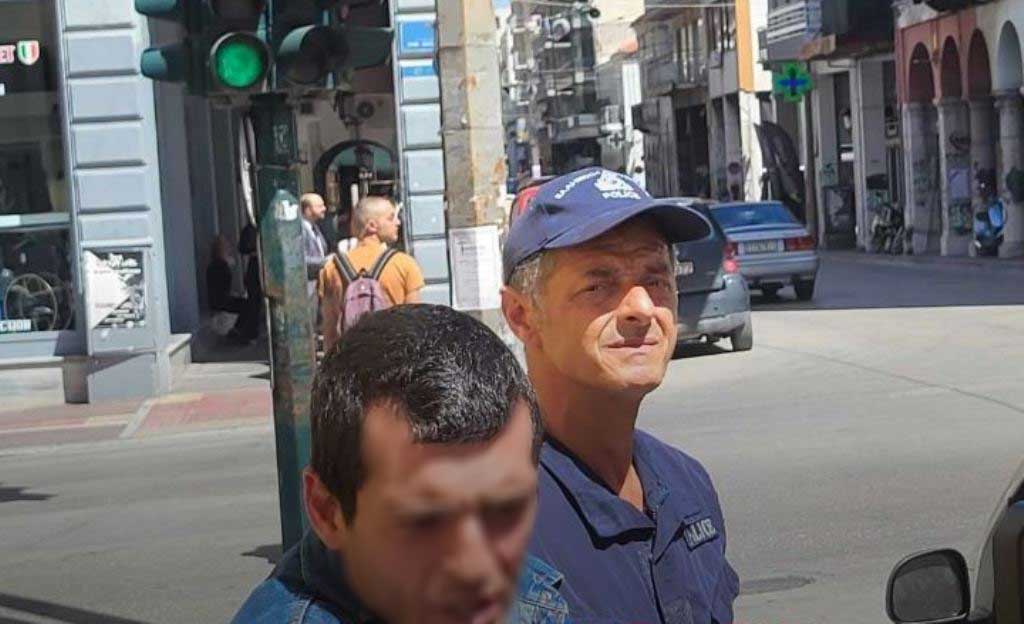 Στον εισαγγελέα ο σύντροφος της γυναίκας που έπεσε από το παράθυρο στην Πάτρα - Κρατείται μέχρι την απολογία του - ΦΩΤΟ