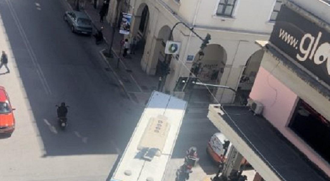 Χάος στην Πάτρα: Εργασίες ανάπλασης δημιουργούν κυκλοφοριακό μπλοκάρισμα στη Γούναρη και Κανακάρη - ΦΩΤΟ