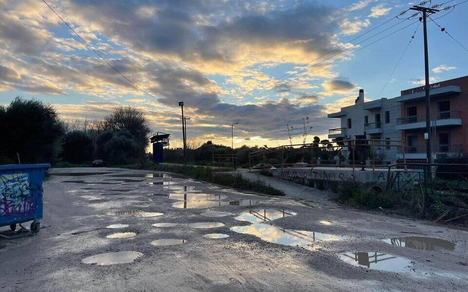 ΠΑΤΡΑ: Έντονα Παράπονα Κατοίκων Μποζαιτίκων για Κακή Κατάσταση Δρόμων - ΦΩΤΟ