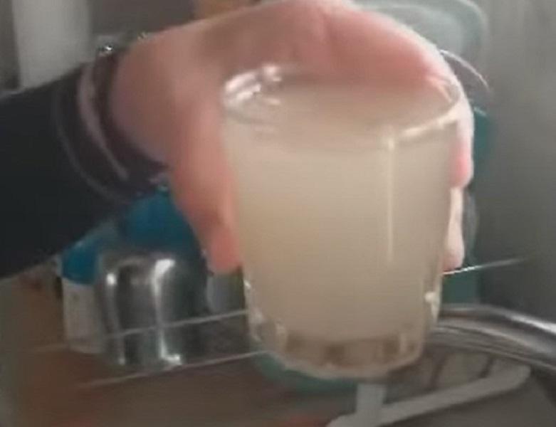 Κάτοικοι της Οβρυάς Πατρών καταγγέλλουν κακή ποιότητα νερού