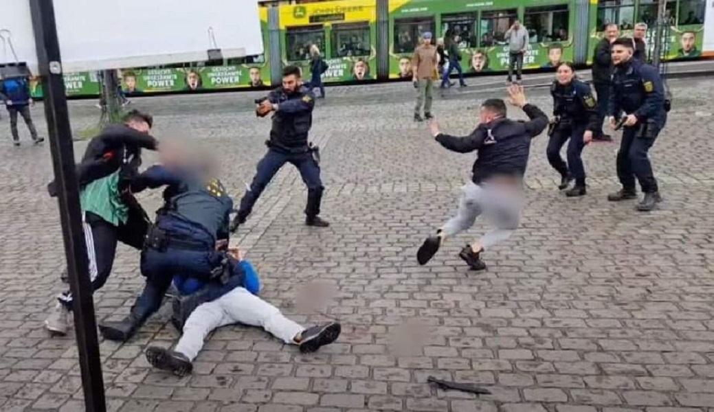 Μαχαιριές σε Πολιτική Εκδήλωση στο Μανχάιμ: Σοβαρά Τραυματίας ο Μίχαελ Στουρτσενμπέργκερ